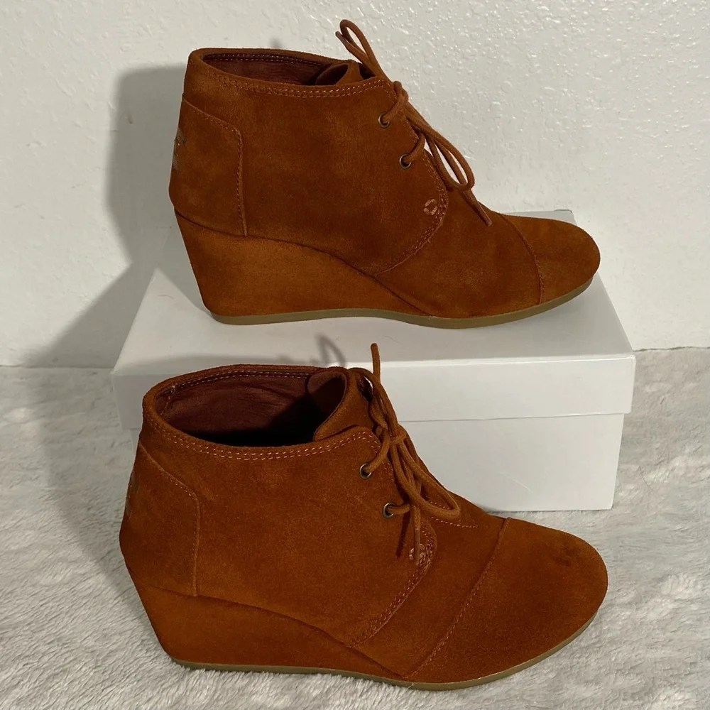 Toms Desert Wedge Suede Ankle Boots in Cognac Women’s Size 7